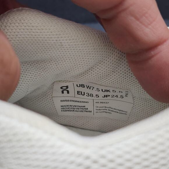 On Running The Roger Centre Court Shoes Womens Size 7.5 White CloudTec 48.99437 - Picture 5 of 16